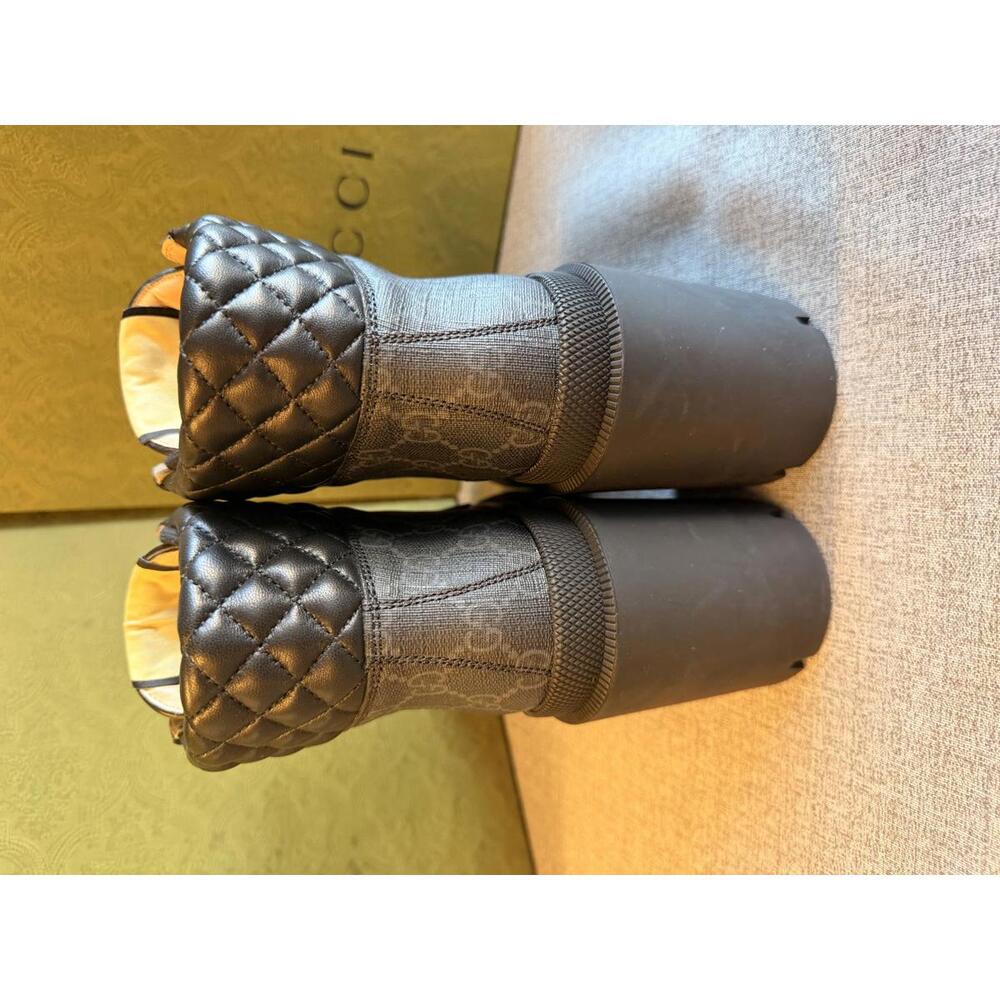 Gucci Women’s GG Quilted‎ Leather Lug Sole Ankle Boots SZ 40 With Box & Dust Bag - Picture 3 of 9